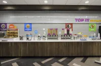 Tru by Hilton Meridian - breakfast