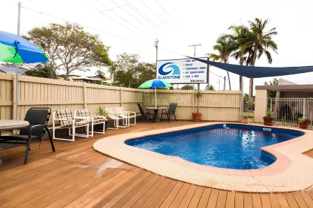 Gladstone Motel Отели в г. Барни Пойнт