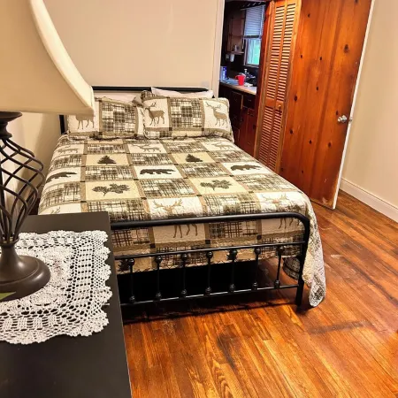 Charming 2-bedroom house near Millboro / Clifton Forge VA with WiFi Отели в г. Бат