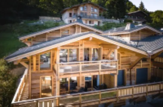 Situated in the beautiful 11th century village of Les Gets