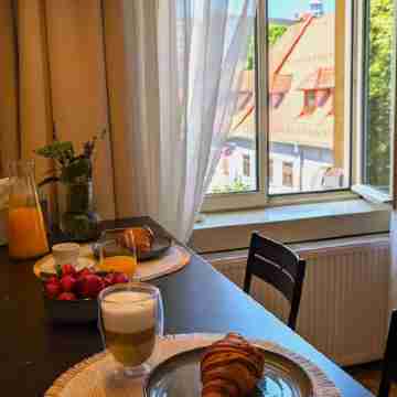 Elegant Studio in the Historic Center, AC, Quiet Area Dining/Meeting Rooms