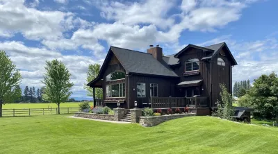 Stage Road Estate. Peaceful executive home close to Glacier National Park. Hotels near Montana Vortex and House of Mystery