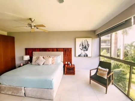 Marina-front Apartment in Ixtapa nearby beaches and cycling trail!