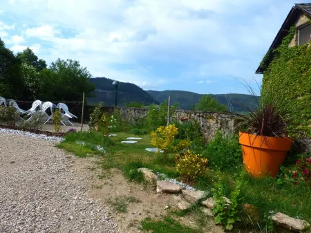 Grange Rénovée au Cœur de la Lozère Отели в г. Брену