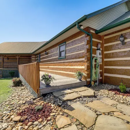 Panoramic Mtn Views: Spacious Tennessee Home!