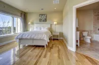 Luxury retreat, magnificent sunset views فنادق في Lost Creek