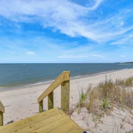 Cape Charles Home Private Pier and Beach-Front Deck