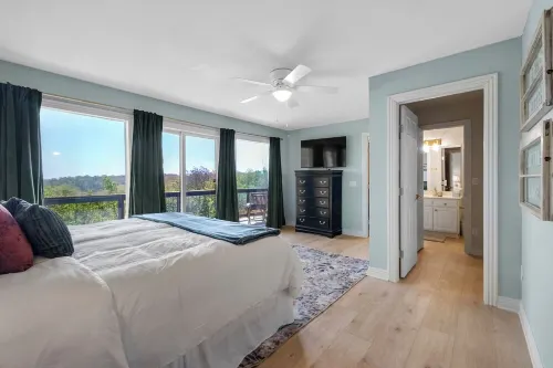 Lakeview Lookout: >Closest Home To Prairie Creek<