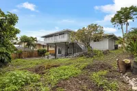 Freshly Remodeled w/ Vaulted Ceilings ,Lanai view 3.5 mi from Airport Live Local Hotels in Kalaoa