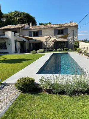 Superb house with swimming pool and view of Mont Ventoux Hotels in Chamaret