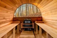 Charming 4-bedroom house with HOT TUB, SAUNA and Play Area in Newfoundland