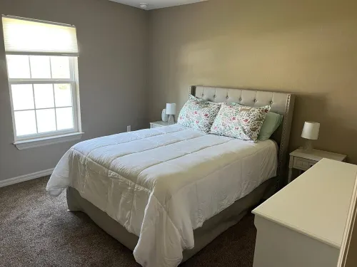 3-bedroom house in serene Ocala with WiFi, AC. Enjoy your stay