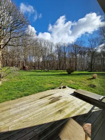 Quiet lodge in Wissant, in the forest and 500m from the beach.  Ideal for a couple