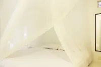 King room with Deck pool, in front of bay n beach!