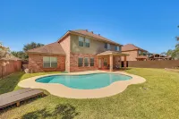Private Theater and Pool Spacious Mission Home - Pools