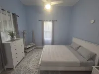 4-bedroom house including separate 30m2 studio in amazing Manly Hotels in Manly