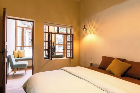 Charming Apartment in Cuenca’s Historic Center– Quiet and Abundant Natural Light