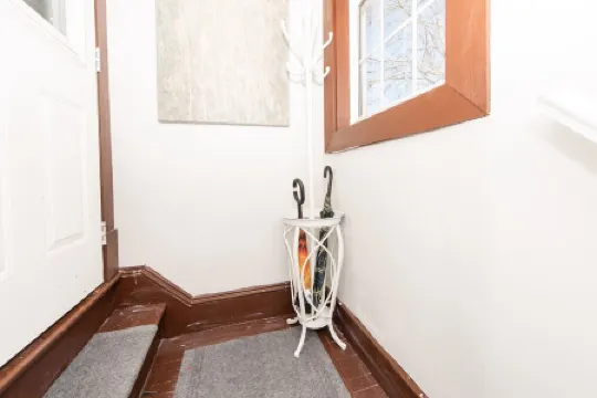 Home Away from Home - 2 Bedroom Duplex Outer Core of Downtown Moncton