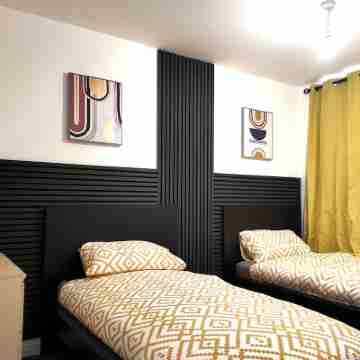 Spacious 3-Bed Near Northampton Uni & Town | Perfect for Groups & Families Rooms