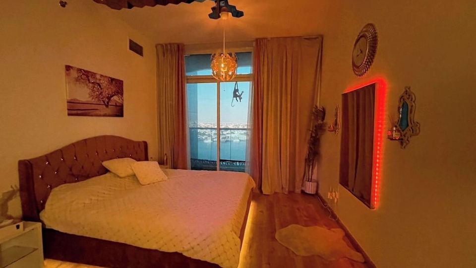 CreekView Luxury Apartment
