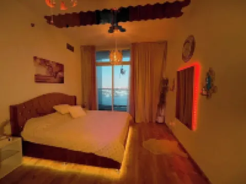 CreekView Luxury Apartment