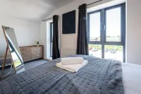 Luxury Retreat for 10 with Hot Tub and Spacious Garden 페일스워쓰 호텔