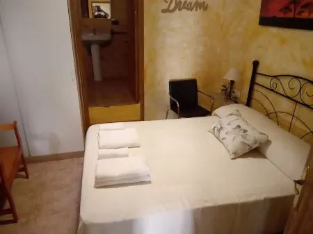 Complete apartment 4 persons (2 in bed and 2 in sofa bed) central in Tíjola Отели в г. Валье дель Альмансора