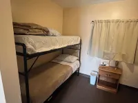 Cabin on main. Walking distance to all attractions Hotels in Cayuga County