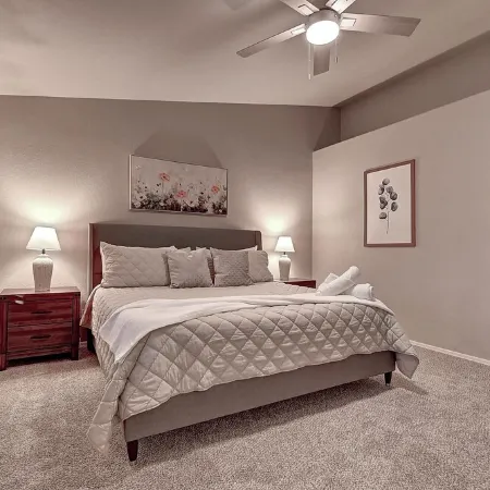 3 bdrm Glendale Home w/ Pool