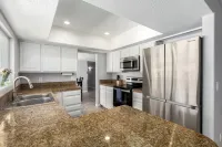 3-bedroom house in lovely Litchfield Park with WiFi, AC close to Golf & Shopping Hotels in Litchfield Park