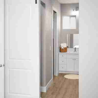 Cozy 1-bedroom apartment in enjoyable Sacramento with WiFi, AC Rooms