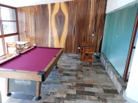 Casa Grande Vacacional Alberca. Cochera Privada