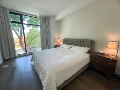 3-bedroom townhouse with patio Hotels in Little Italy