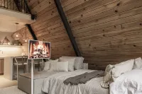 Mt. Rainier Luxe A-Frame: Hot Tub, Sauna, Firepit with King Size Bed Lafa Cabin