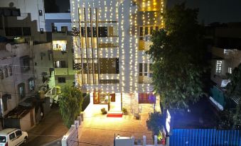 JK Rooms 149 Thakur Galaxy