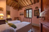 Podere Colombaio - Verbena chalet in historical Podere in Val d'Orcia Hotels in Radicofani