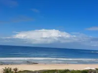 Lovely 2 bedrooms, 2 bathrooms Flat with sea view