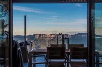 Elysian on the Escarpment with Mountain Views