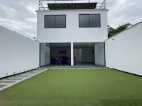 House F - Beautiful House Traditional Facade - Modern Interior