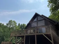 Charming 3-bedroom cabin on Boone Lake