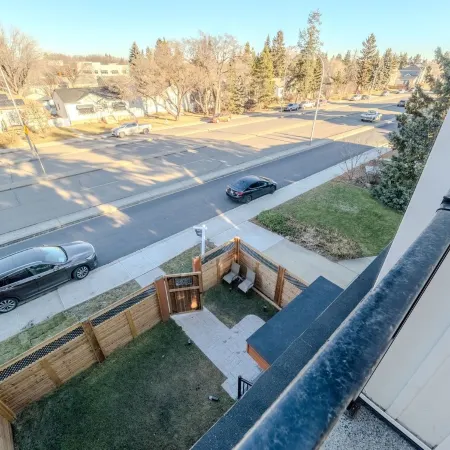 Spacious 3Story,3bedroom,Pets Park,Near UofA&more attractions.Luxury starts here