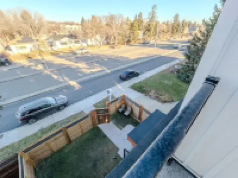 Spacious 3Story,3bedroom,Pets Park,Near UofA&more attractions.Luxury starts here