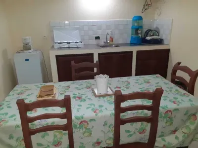 Equipped and ventilated studio in the heart of the city and nature 住宿飯店