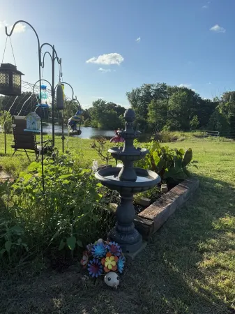 Charming 1 room cottage with overnight horse boarding, country views, and WiFi Отели в г. Поттаватоми