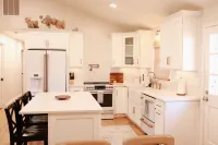 Cozy Home Near Bourbon Trail, & KY Derby, Large Covered Patio, Fenced Backyard