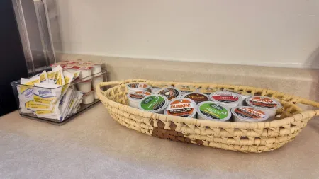 Newly Refreshed 3bd Spacious Unit Minutes from 290