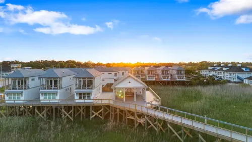 Waterfront Marina Access and Cozy Pool - Luxurious Coastal Haven