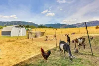Cozy Farm Cabin - 9 Mi to Trout Creek! - 3-Star