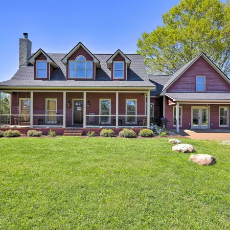 Private Pool & Deck: Quiet Countryside Escape