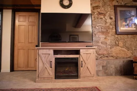 Providing a comfortable, home away from home experience for treasured guests.